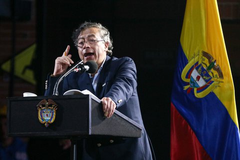 Más de 120.000 policías fueron desplegados en todo el país para acompañar y proteger la jornada de segunda vuelta presidencial. Crédito: Colprensa.